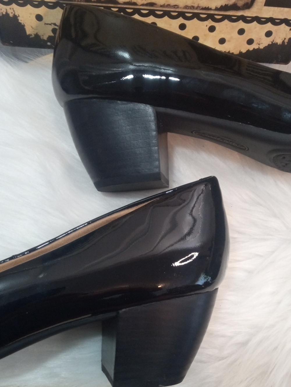 COMFORTIVA AMORA PATENT HEELS - Picture 8 of 12